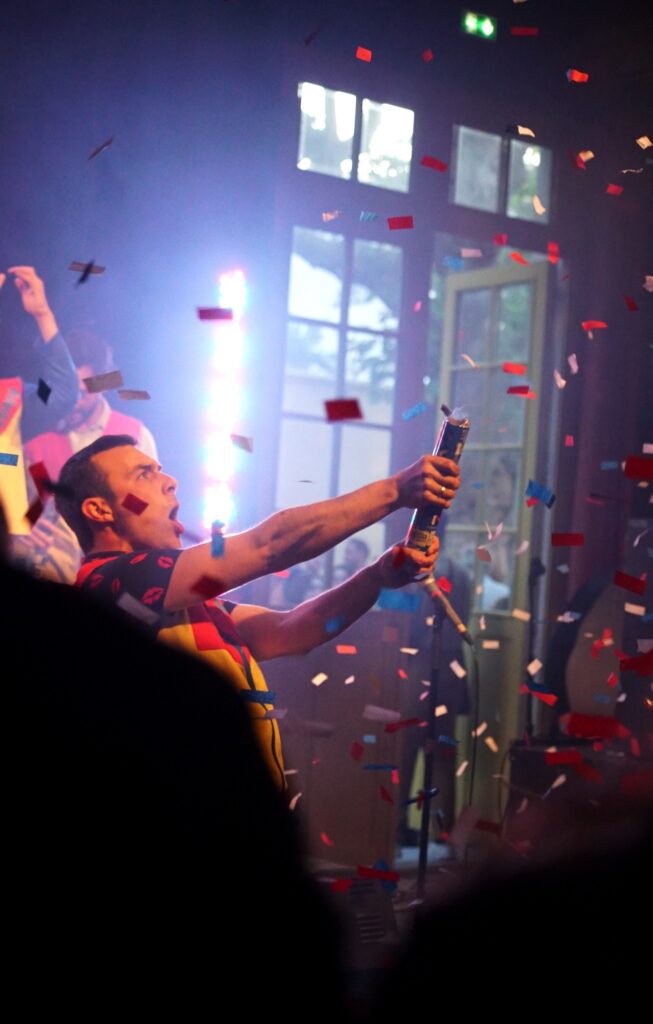 Pluie de confettis colorés pour l'inauguration des 3T - Théâtre du Troisième Type, à Saint-Denis le 22 mai 2024