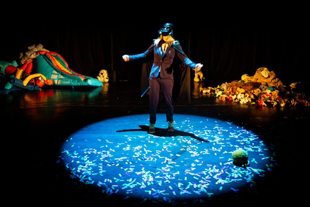 L'Arrière-Pays, des Trois points de suspension