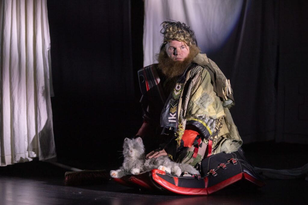 DAINAS, de Dimitri Doré & Jonathan Capdevielle