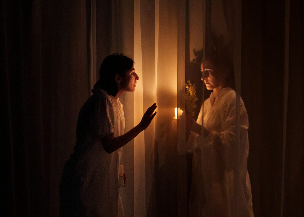 L'Incandescente et le Gang des cracheuses de sang, de Louise Chevillotte