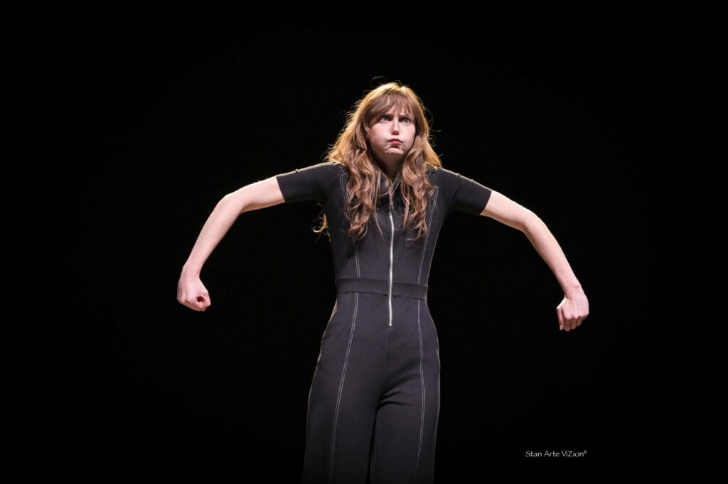 Pépée, une histoire sans chute, de Josépha Sini et Laurène Hurst, au Théâtre des Doms